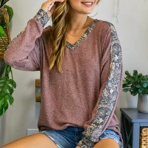 Adora Lattice V Neck Paisley Print Contrast Top In Rubber Plus